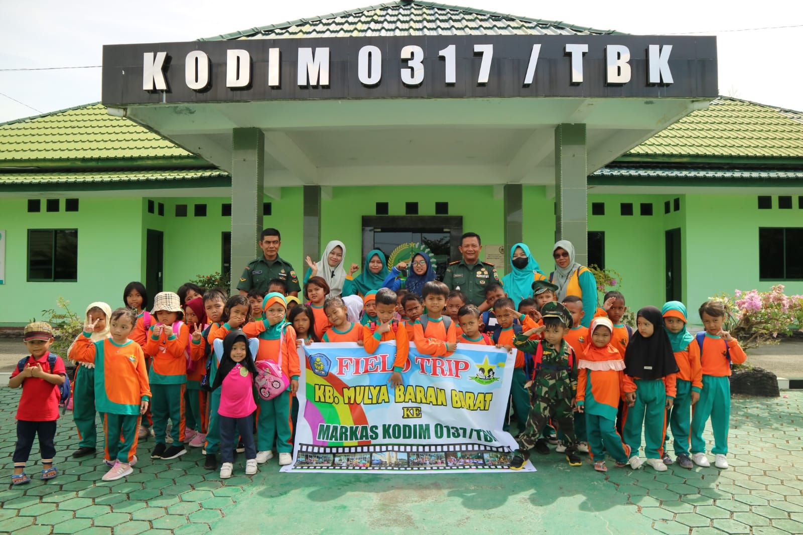 Kegiatan Field Trip oleh PAUD Kelompok Bermain Mulya Baran Barat Ke Makodim 0317 TBK